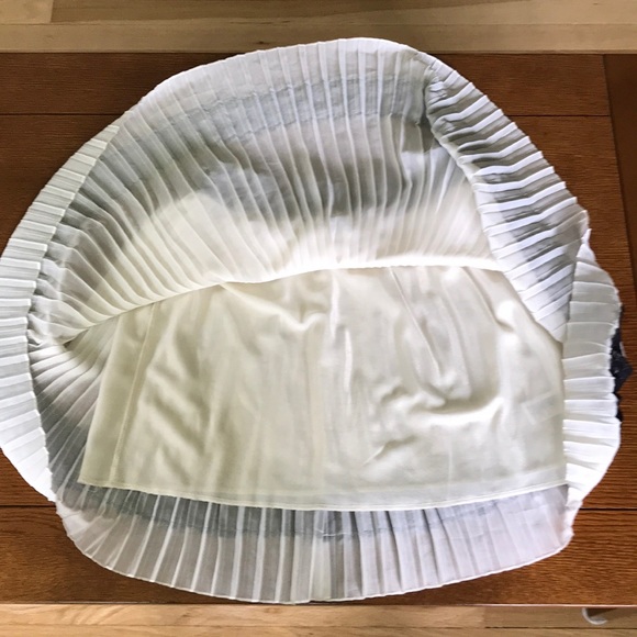 🖤Forever 21 skirt - Picture 4 of 5